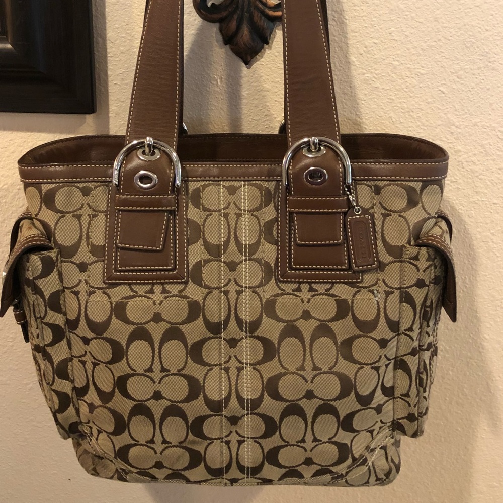 Authentic Coach Handbag 👜